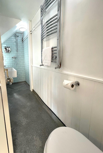 Bathroom 4, Plume Of Feathers, Dorset