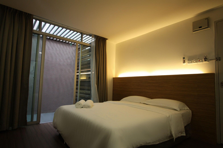 Sport & Beauty, Place2Stay - Opposite Hilton, Kuching