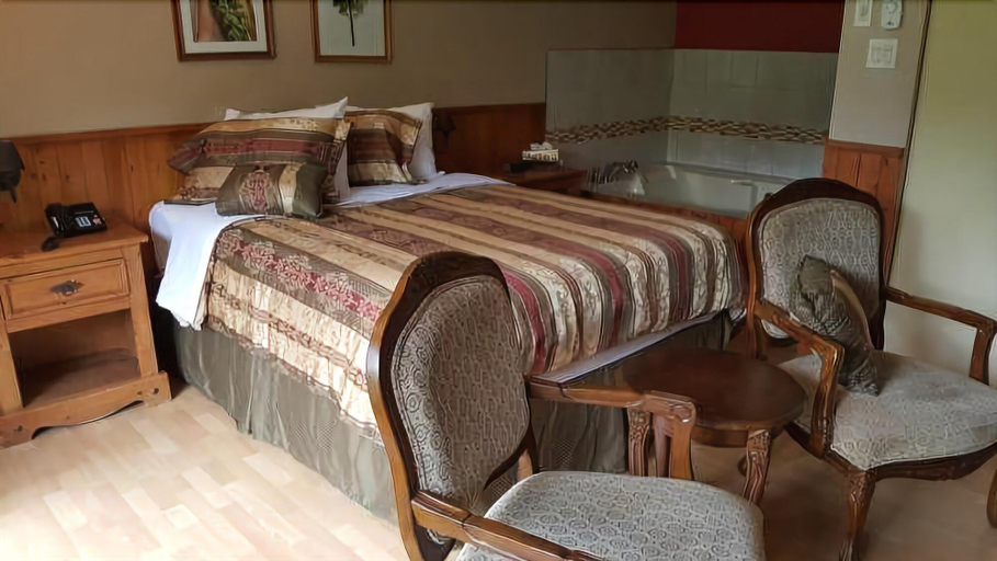 Bedroom 4, Hotel Le Petit Lac, Les Pays-d'en-Haut