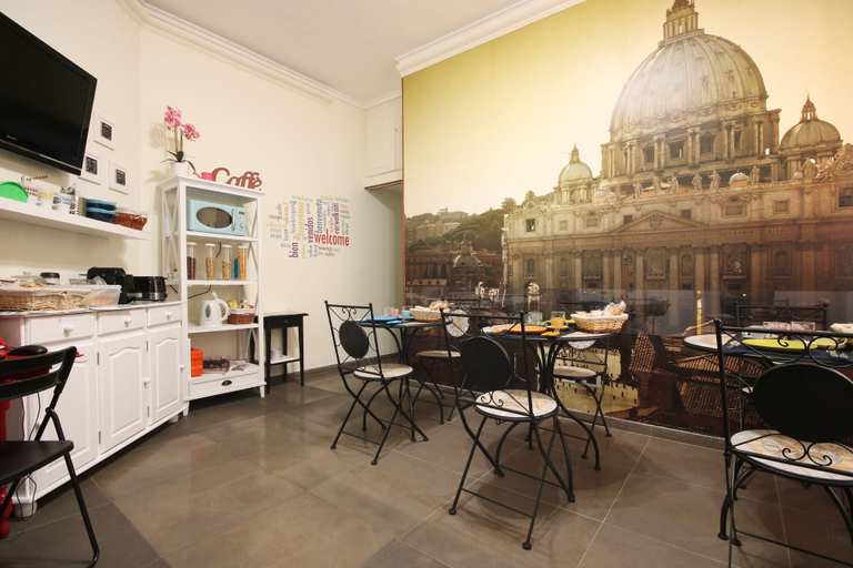 Food & Drinks, Vatication B&B, Roma
