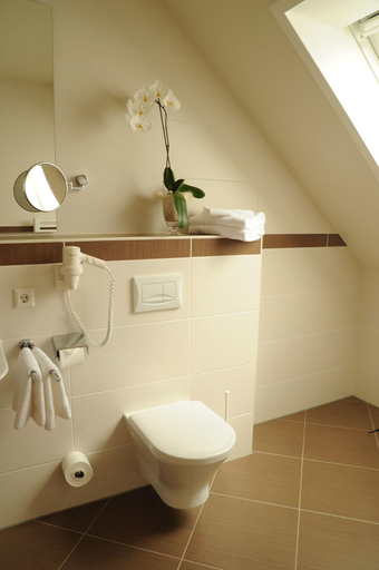 Bathroom 4, Beierleins Hotel & Catering GmbH, Zwickau