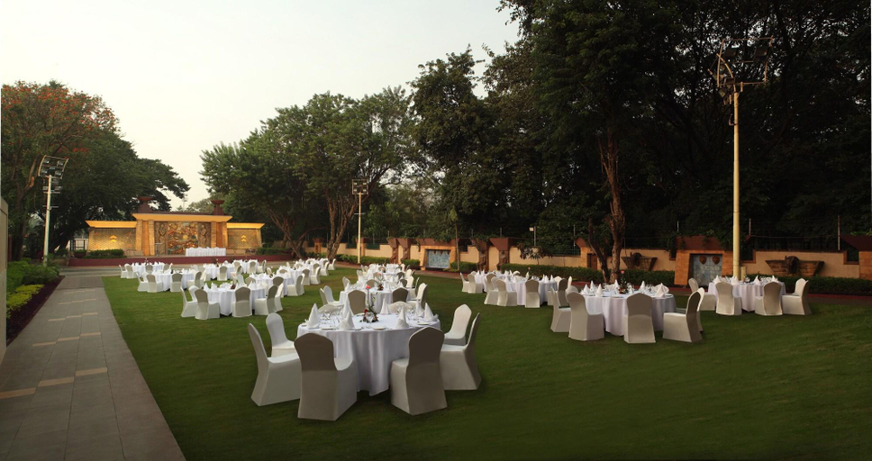 Food & Drinks 5, Residency Club, Pune