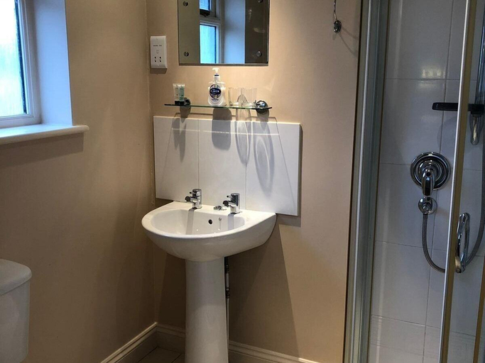 Bathroom 5, The Nags Head, Norfolk