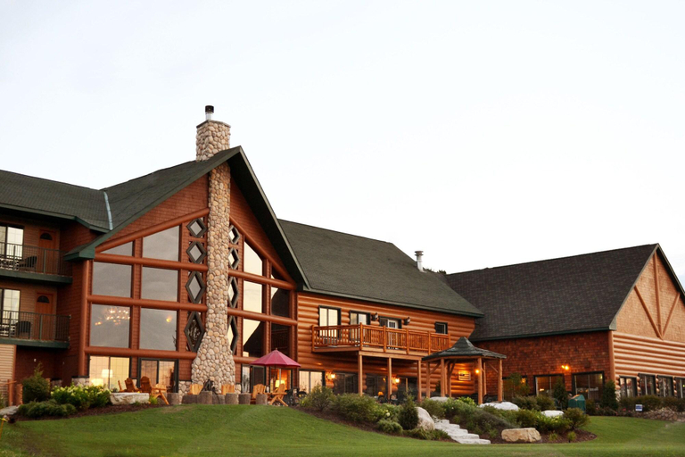 Exterior & Views