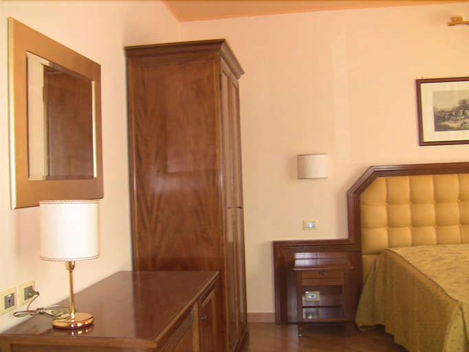 Bedroom 2, B&B Chiara e Benedetta (La villa degli Ulivi), Terni