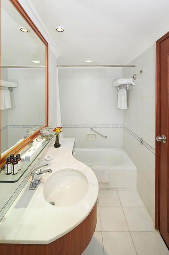 Bathroom 4, 5L Hotel Beijing (Former Traders Beijing), Beijing