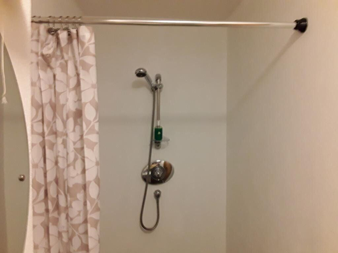 Bathroom 4, Paul Arthur's Restaurant and Rooms - Kircubbin, North Down and Ards