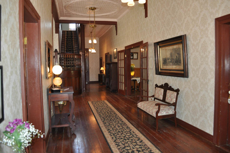 Public Area 2, Kennedy Manor B&B, Marion