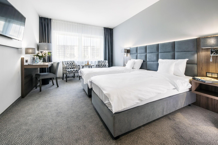 Bedroom 3, DB Hotel Wrocław, Środa Śląska