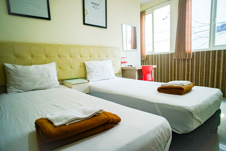 Bedroom 2, Hoki Homestay Syariah RedPartner near Rumah Sakit Dr Soetomo Surabaya, Surabaya