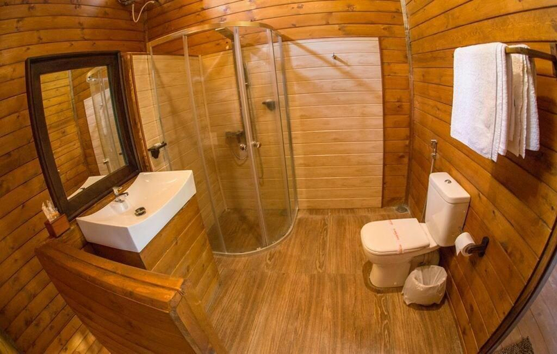 Bathroom 5, La Pentera, Thanamalvila
