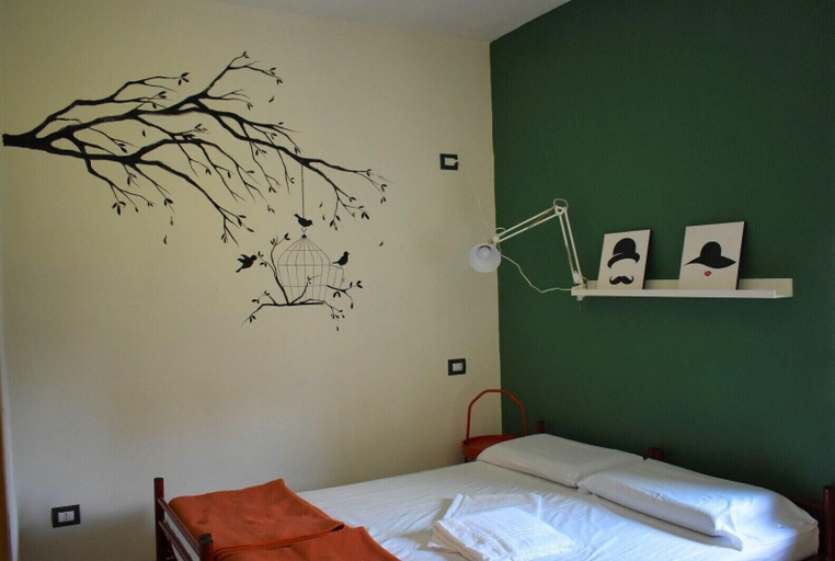 Bedroom 4, Ostello di Saronno - Malpensa Hostel, Varese