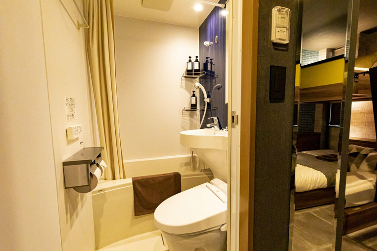 Bathroom 5, UNDER RAILWAY HOTEL AKIHABARA, Taitō