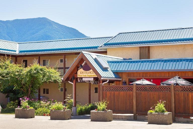 Exterior & Views 2, The Lodge at Arrow Lakes, Central Kootenay