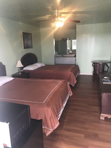 Bedroom 2, Canadian Inn, Hemphill