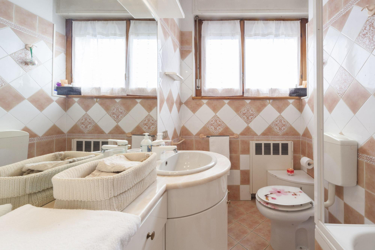 Bathroom 5, B&B Posada Serena, Bologna