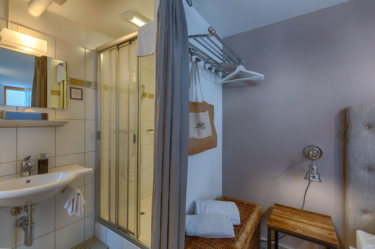 Bedroom 5, Romantik Hotel Bären, Trachselwald
