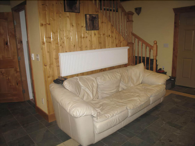 Public Area 2, Twin Peaks Lodge and RV Park, Kenai Peninsula
