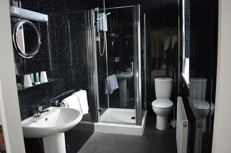 Bathroom 4, The Carlton Hotel, Lancashire