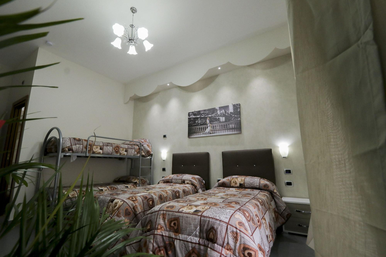 Bedroom 3, Donn'Anna Bed & Breakfast, Napoli