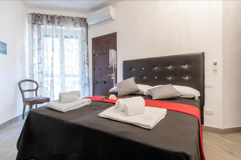 Bedroom 3, Let's Go To Rome, Rome