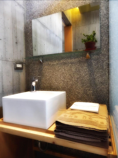Bathroom 3, One House, Nantou