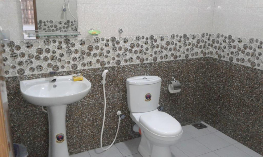 Bathroom 4, Green Bamboo House, Dambulla