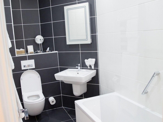 Bathroom 4, The Inn At Brough, Cumbria