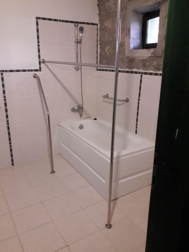 Bathroom 5, Otantik Tas Ev, Ortaca