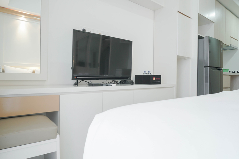 Bedroom 3, Cozy Stay Studio at Sedayu City Suites Apartment By Travelio, East Jakarta