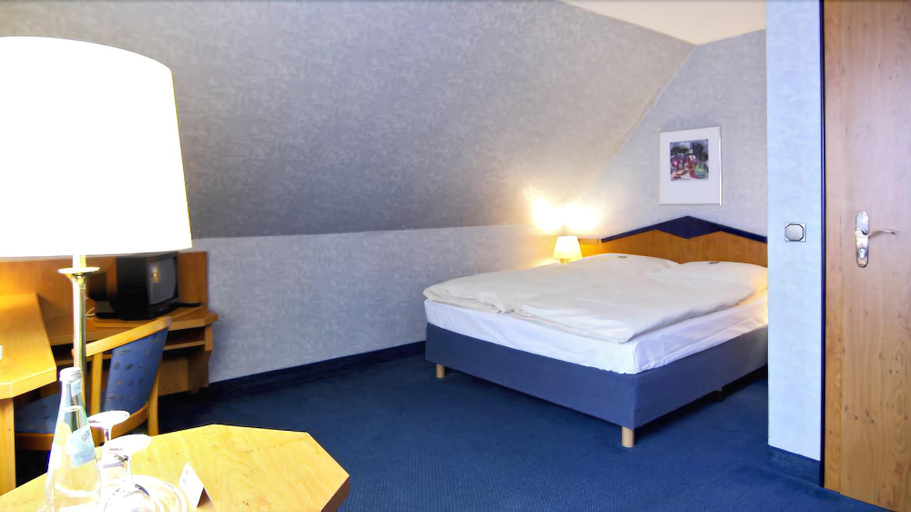 Bedroom 2, Hotel Neuenhof, Wuppertal