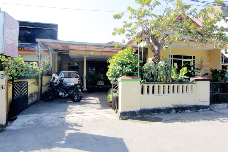 Batik Trinidar Homestay by ZUZU, Yogyakarta