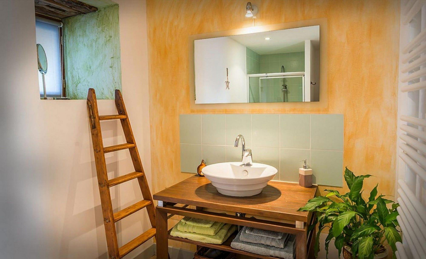 Bathroom 4, Chambres et Jardin de Pierres, Lot