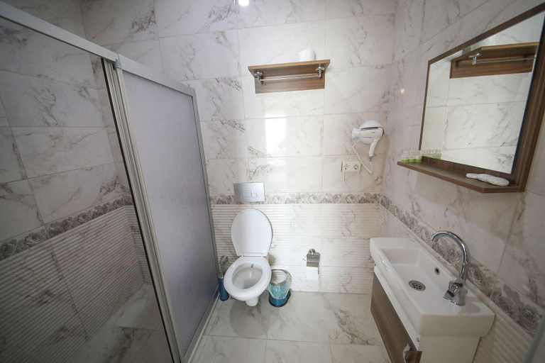 Bathroom 5, Delbab Hotel, Fatih