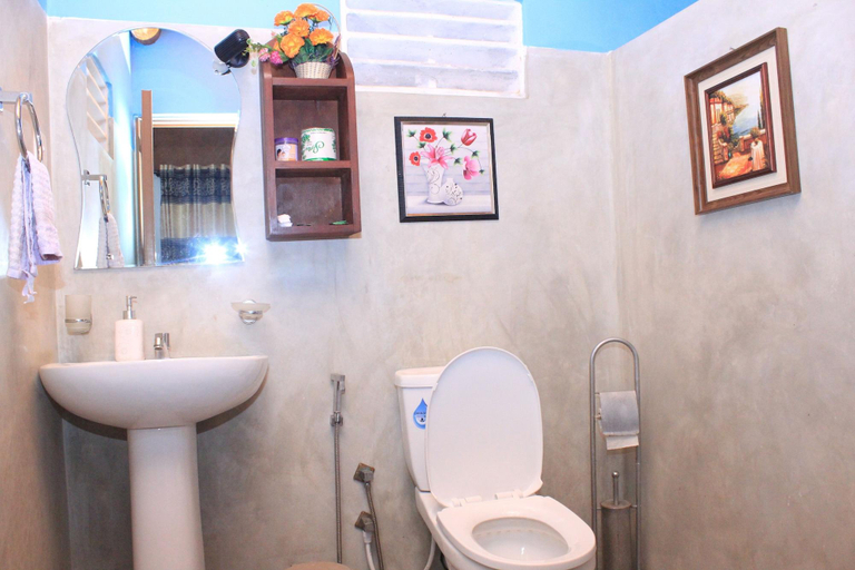 Bathroom 4, Sigiri Heritage Villa, Dambulla