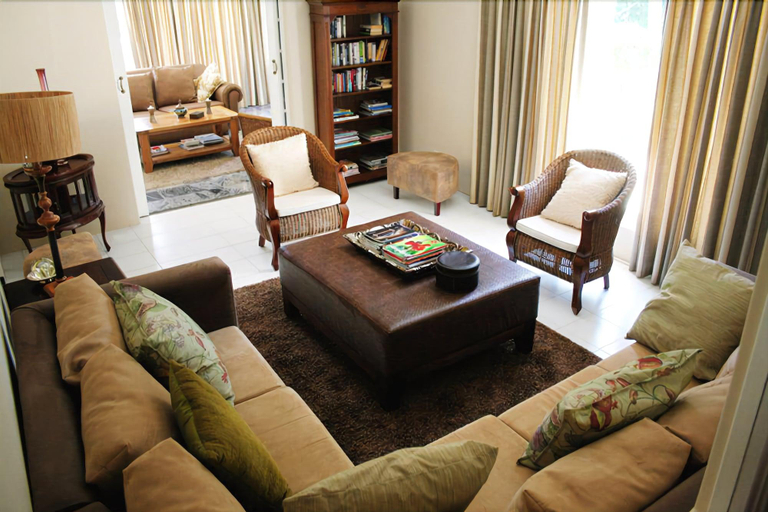 Public Area 2, The WhiteHouse B&B, eThekwini