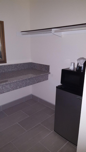 Bathroom 4, Best Economy Inn n Suites, Kern