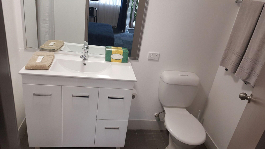 Bathroom 3, Banksia Motel Bass Hill, Sydney