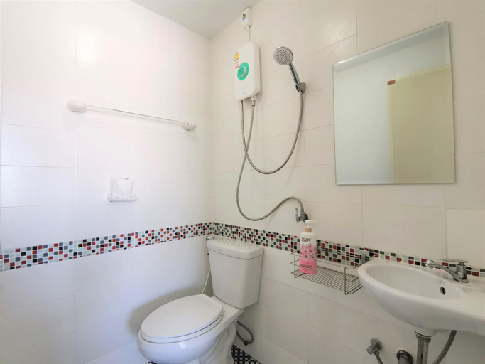 Bathroom 4, Nice Nap Hostel, Phuket Island