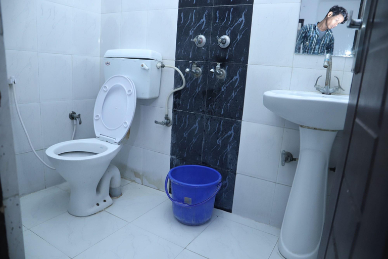 Bathroom 3, Hotel The Ace, Delhi