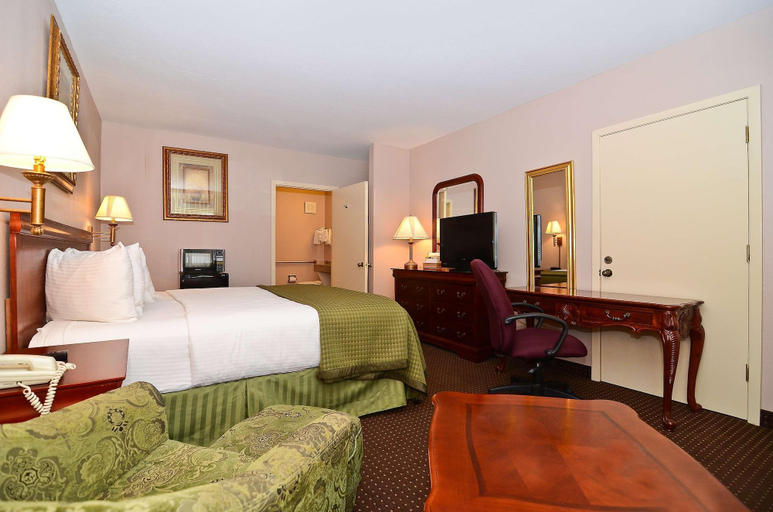 Bedroom 4, American Inn-Sealy, Austin