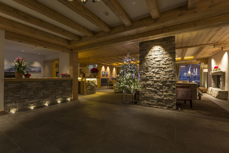 Public Area 2, Hotel Spitzhorn, Saanen