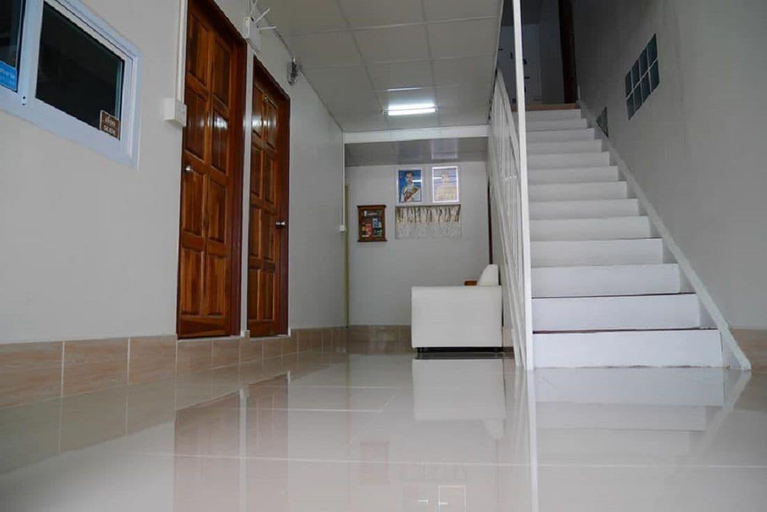 Public Area 2, Nawee Guesthouse Sairee - Hostel, Ko Phangan