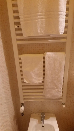 Bathroom 4, Vecchia Roma Resort, Rome