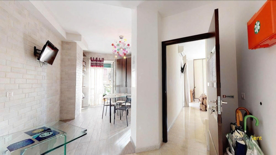 Bathroom 5, Let's Go To Rome, Rome