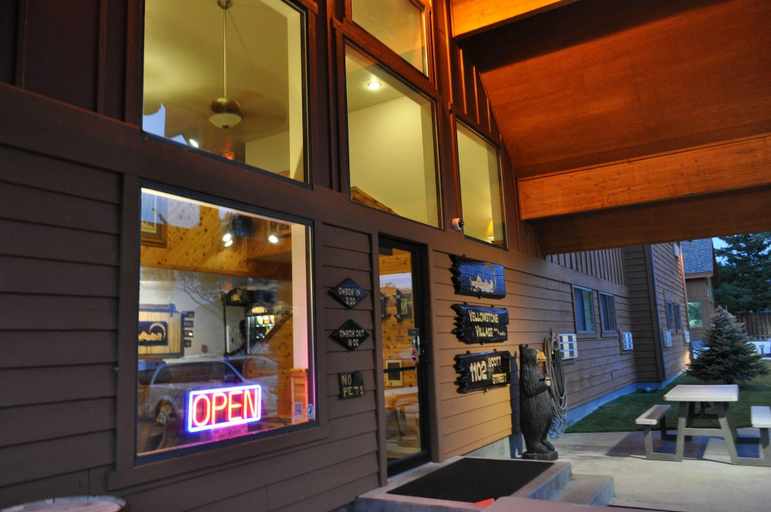 Public Area 2, Yellowstone Village Inn and Suites, Park
