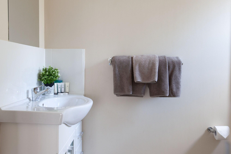 Bathroom 4, Dukes Inn Northam, Northam