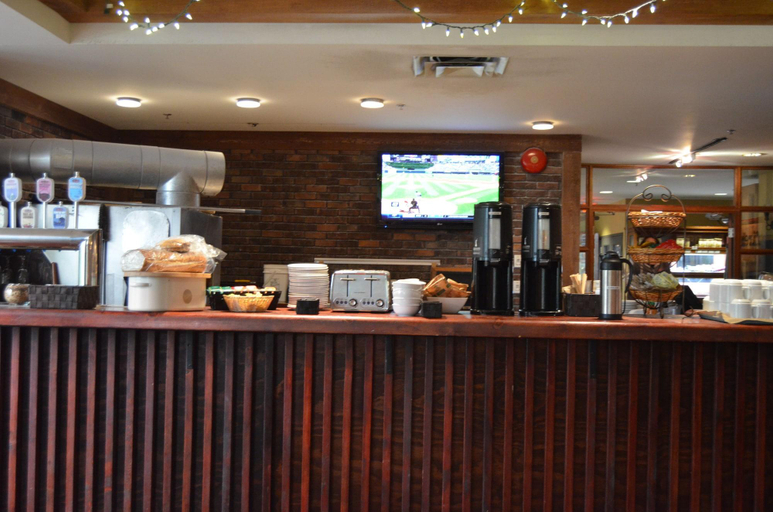 Public Area 2, Howe Sound Inn & Brewing Company, Squamish-Lillooet