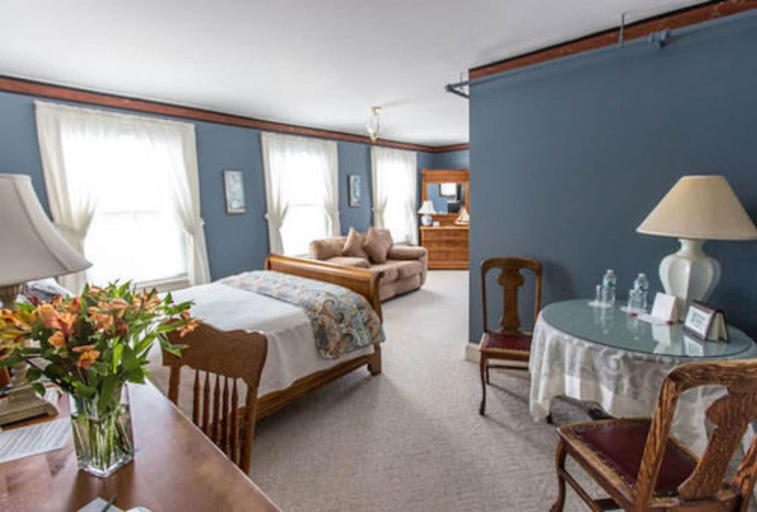 Bedroom 3, Admiral Fitzroy Inn, Newport