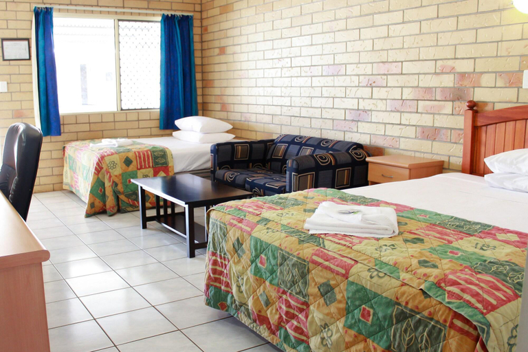 Bedroom 3, Moranbah Motor Inn, Belyando